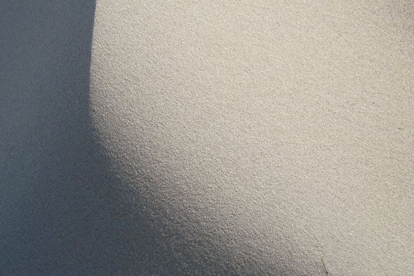 Abstract image showing light patterns resembling calm breathing.